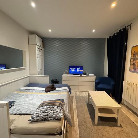 Appartement Proche Centre Ville, Gare Et Autoroute 默伦 外观 照片