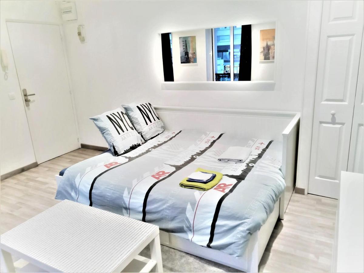 Appartement Proche Centre Ville, Gare Et Autoroute 默伦 外观 照片