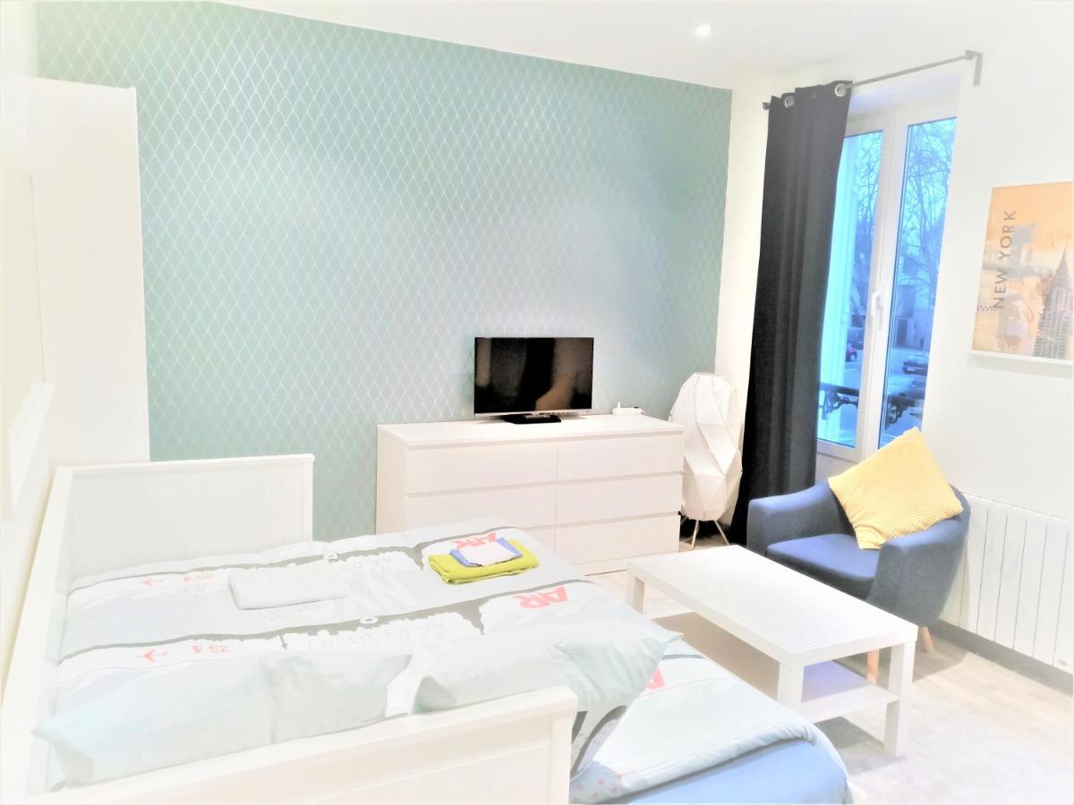Appartement Proche Centre Ville, Gare Et Autoroute 默伦 外观 照片