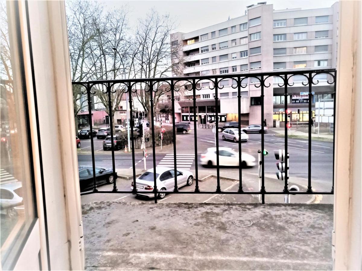 Appartement Proche Centre Ville, Gare Et Autoroute 默伦 外观 照片