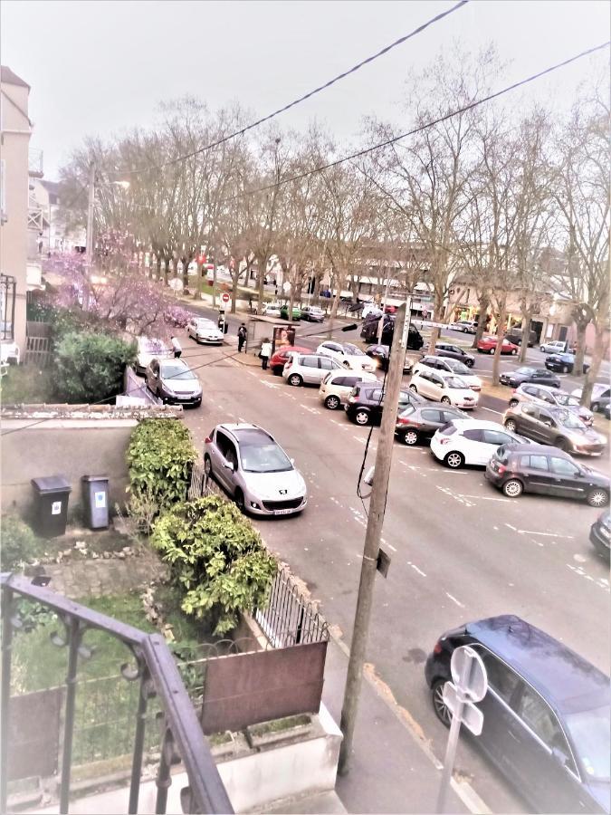 Appartement Proche Centre Ville, Gare Et Autoroute 默伦 外观 照片