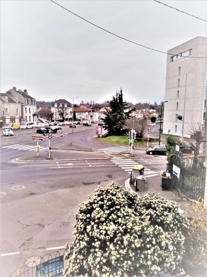 Appartement Proche Centre Ville, Gare Et Autoroute 默伦 外观 照片