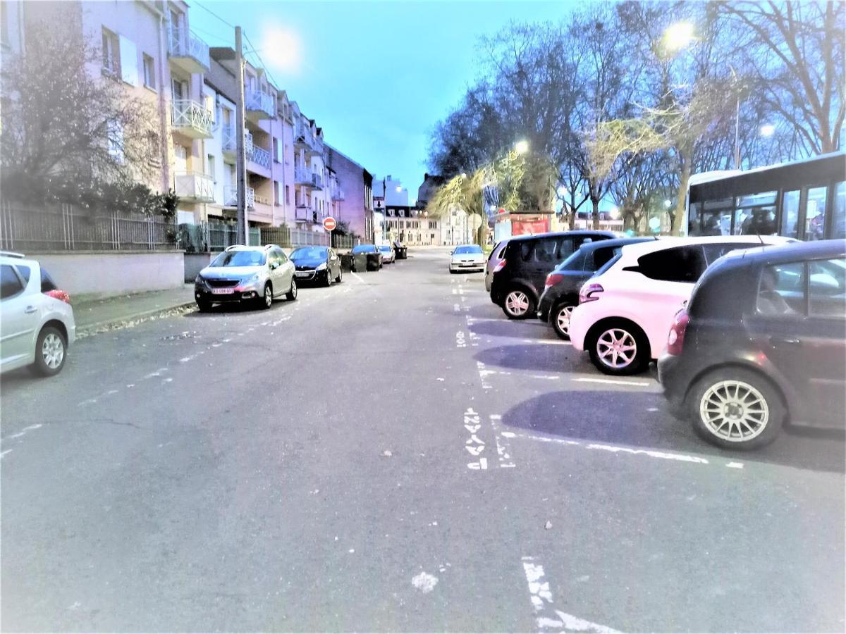 Appartement Proche Centre Ville, Gare Et Autoroute 默伦 外观 照片