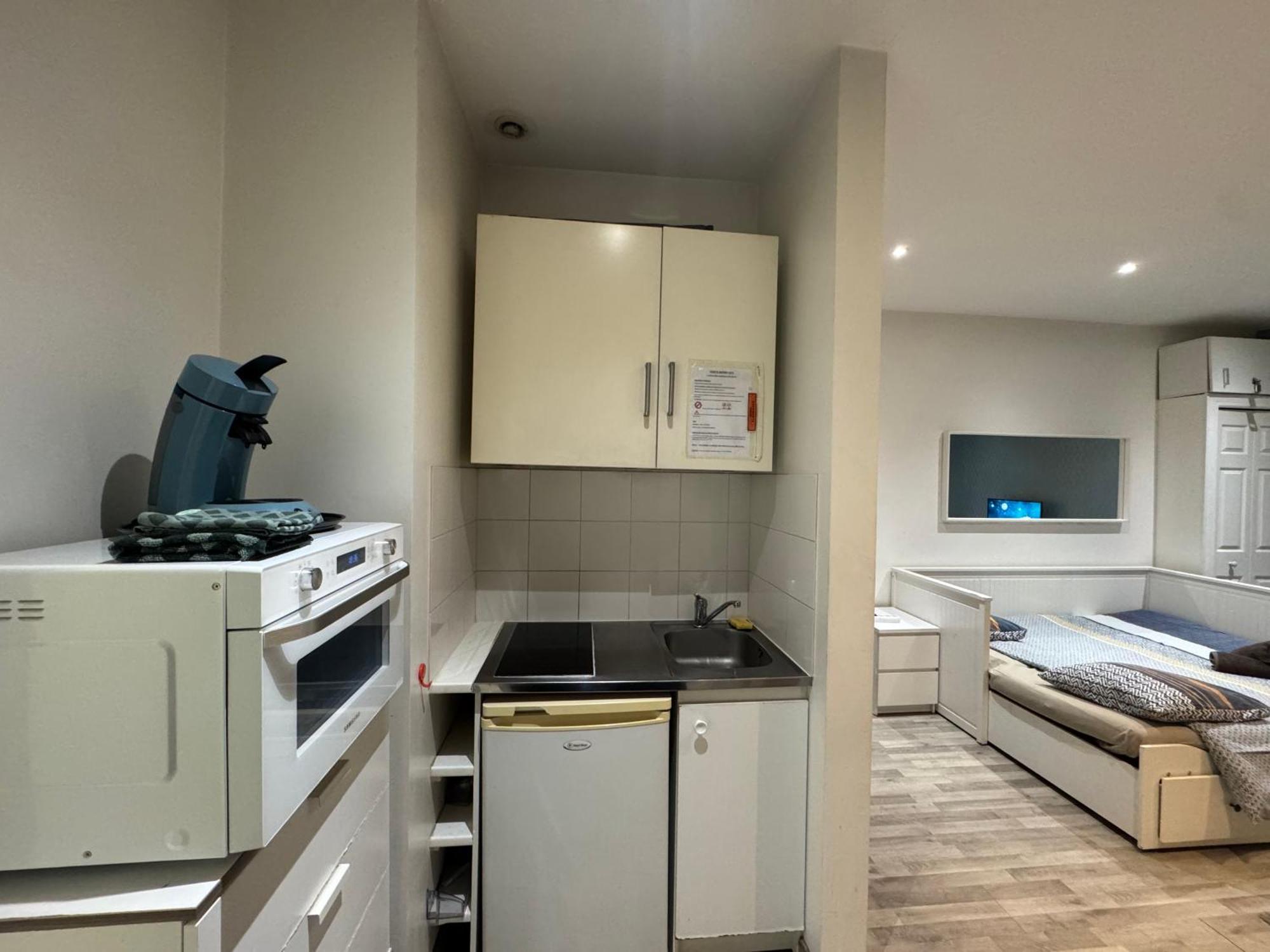 Appartement Proche Centre Ville, Gare Et Autoroute 默伦 外观 照片