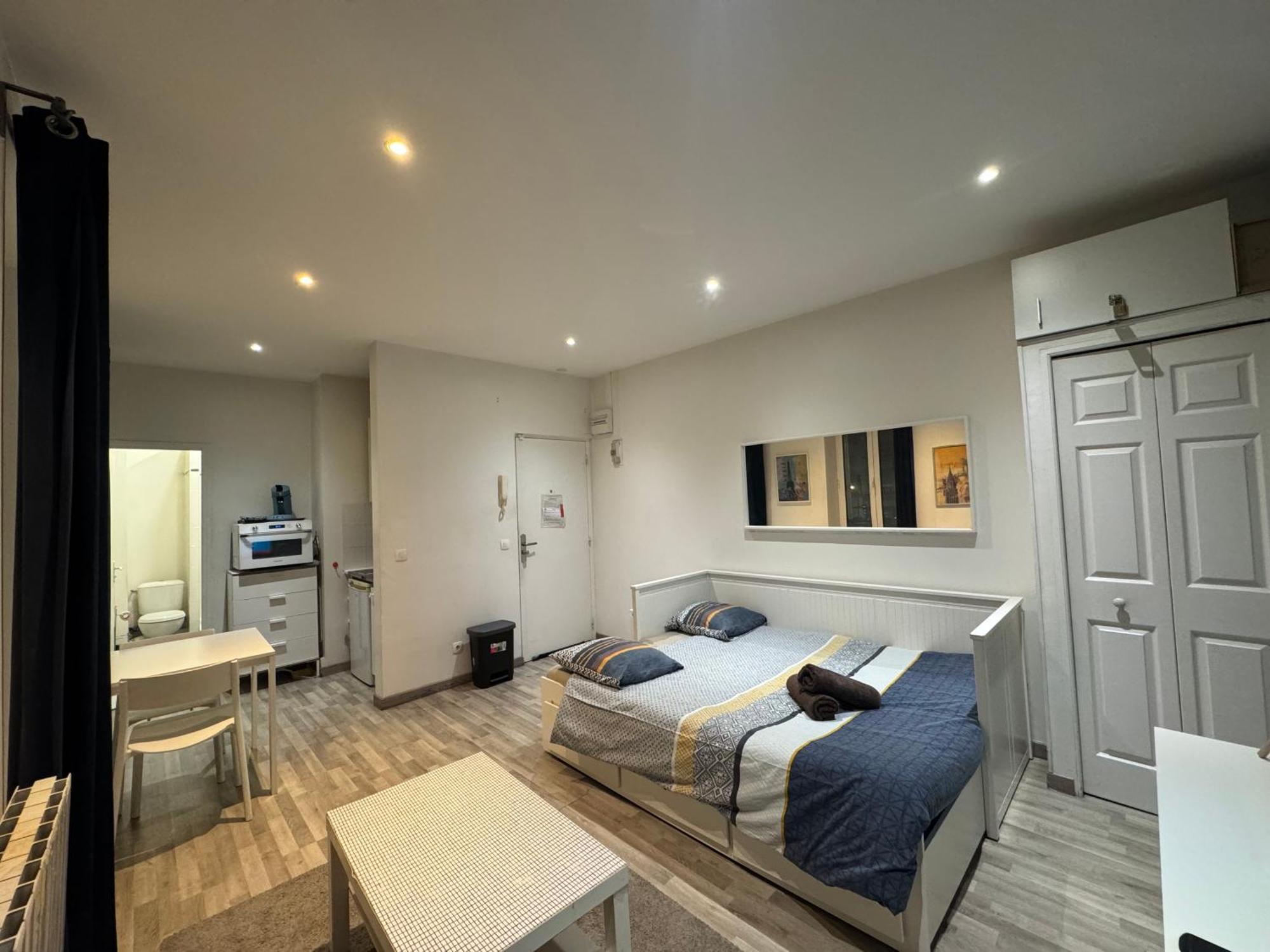 Appartement Proche Centre Ville, Gare Et Autoroute 默伦 外观 照片