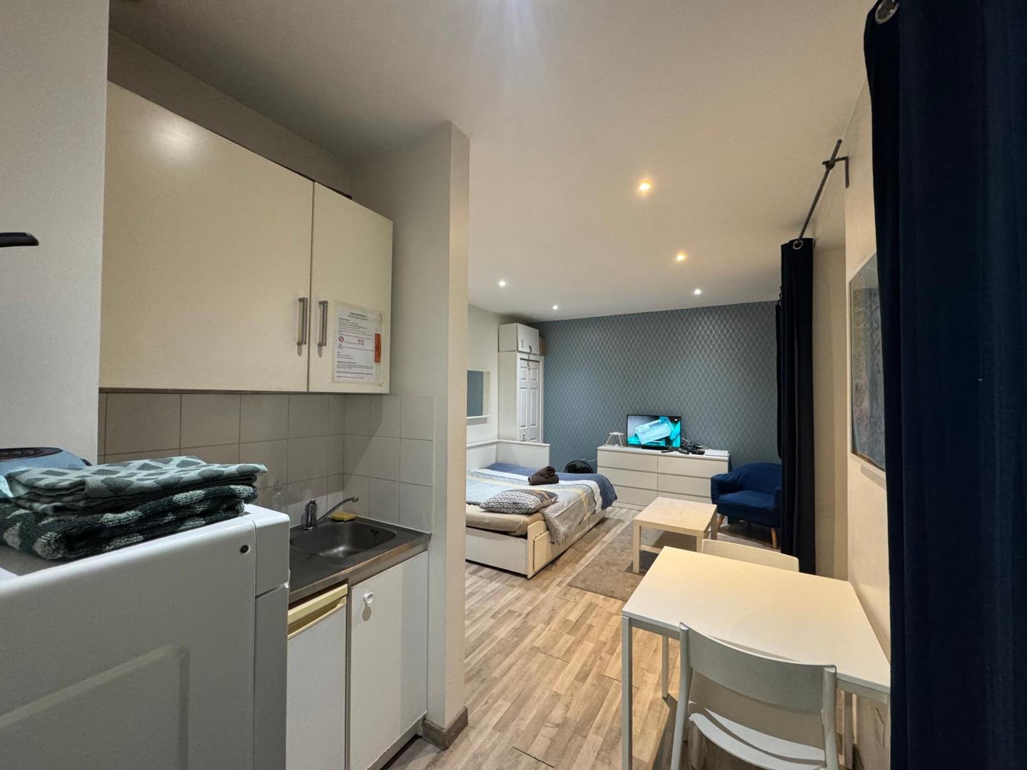 Appartement Proche Centre Ville, Gare Et Autoroute 默伦 外观 照片
